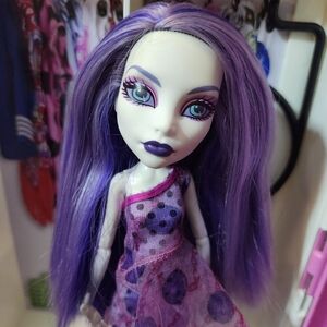 Monster High 2012 Spectra